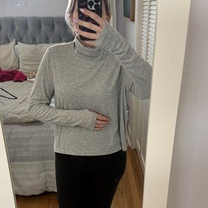 ULTRALITE Go-Dry Light Gray Knit Top - Size L